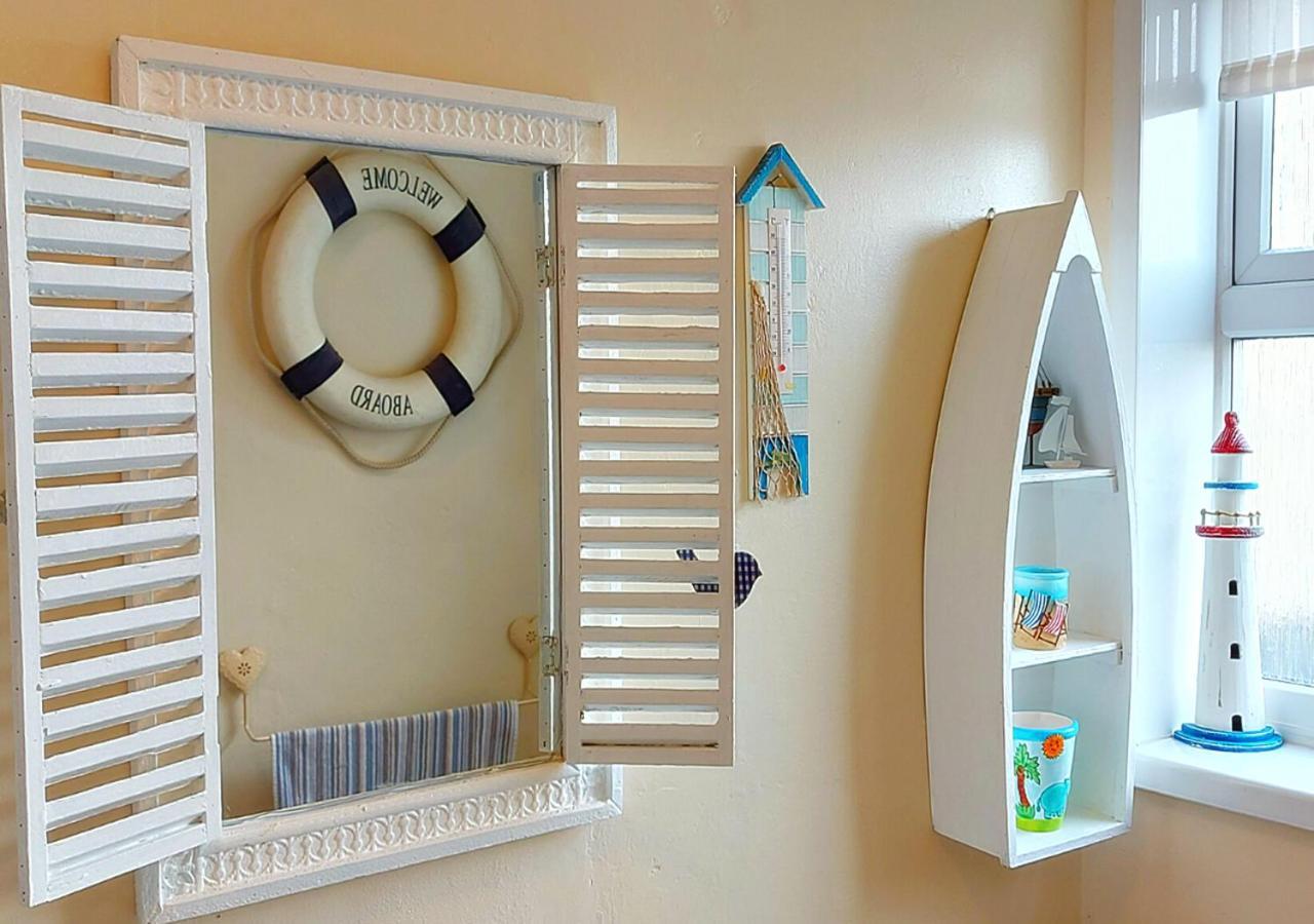 Romantic Lakeside Cottage By The Beach! With Super Cosy Log Burner! The Perfect Escape To Your Home From Home By The Sea! So Relaxing - You Won'T Want To Leave! Pet Friendly! Mablethorpe Luaran gambar